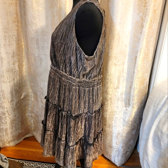 NWT Francesca's V-Neck Dress with Tie Back XL - Picture 3 of 5